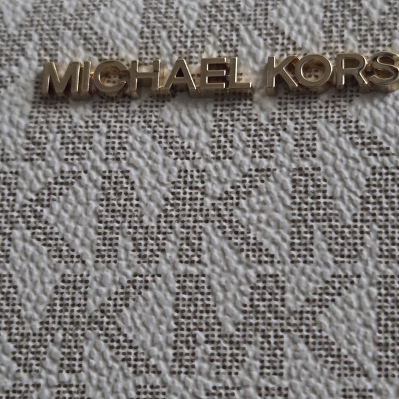 NWT Michael Kors Jet Set Travel Wallet New Ret$258 - Picture 4 of 6